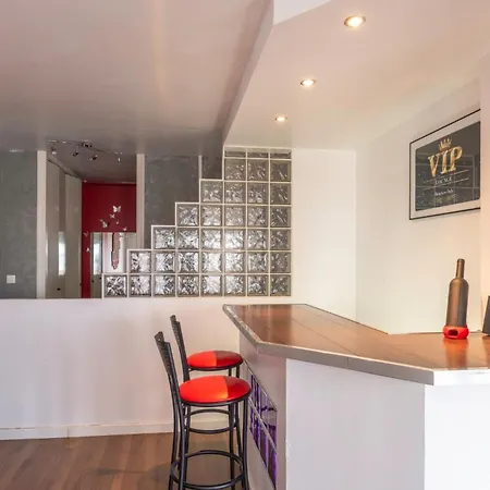 Le Vip - Parking Prive Citadine